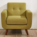 Tapicerowany pikowany fotel do salonu w stylu mid-century
