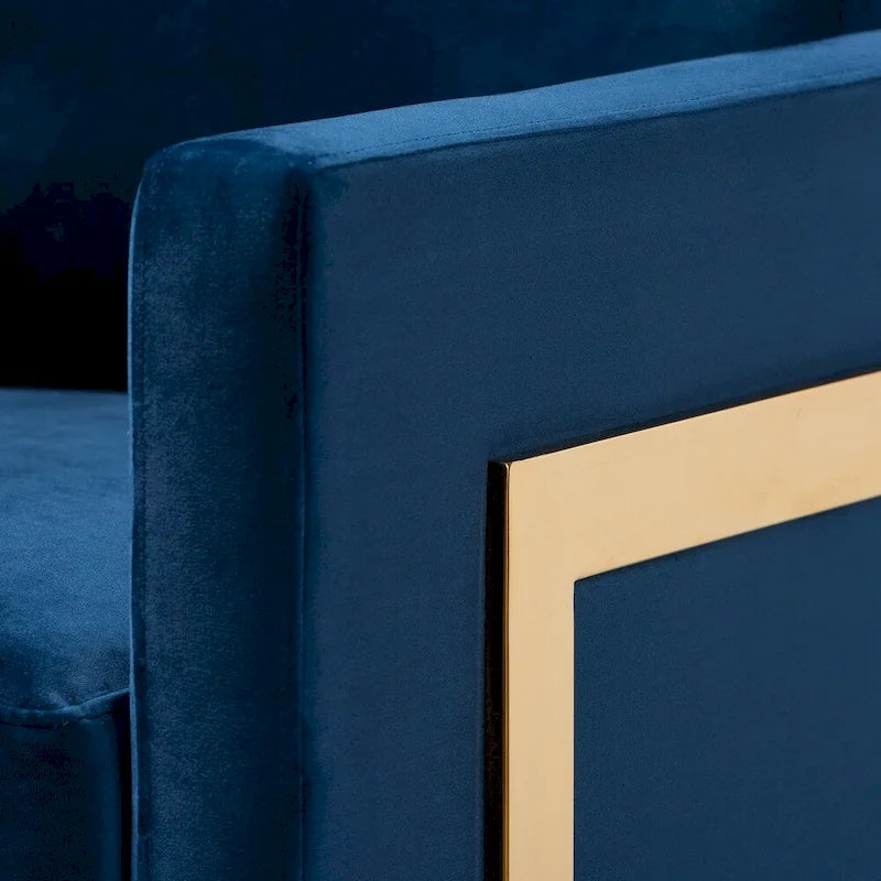 Poltrona de tecido de veludo glamoroso com estrutura em aço inoxidável e acabamento dourado